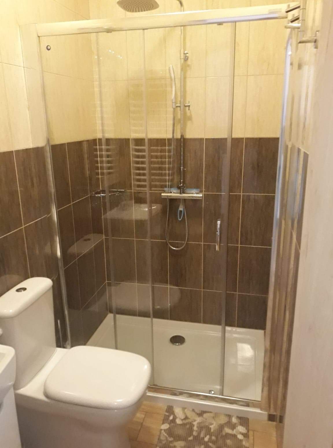 Łazienka z kabiną prysznicową